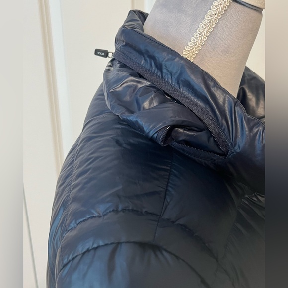 Tumi PAX belted navy blue down filled winter coat jacket Sz. Medium - Picture 14 of 16
